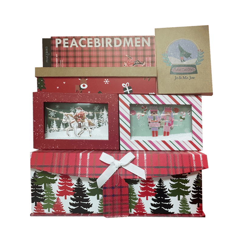 Coffrets cadeaux d'emballage sur le thème de Noël